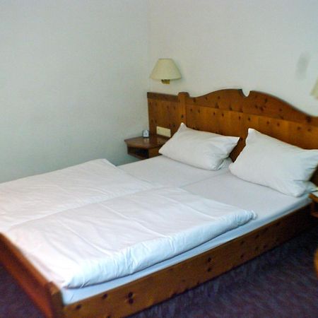 Gasthof Zum Kauzen Ochsenfurt Extérieur photo