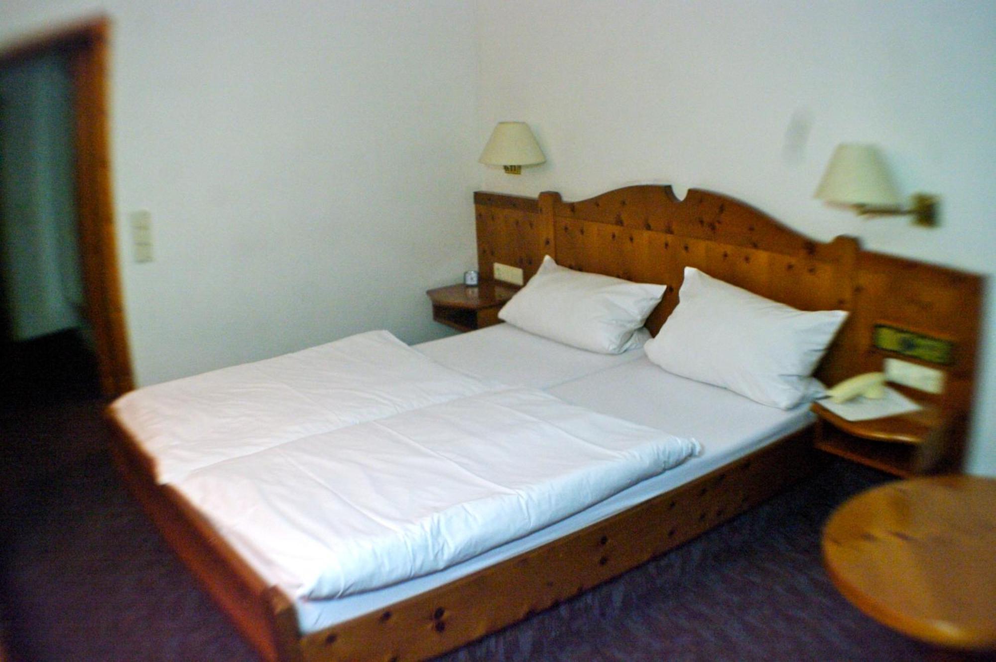 Gasthof Zum Kauzen Ochsenfurt Extérieur photo